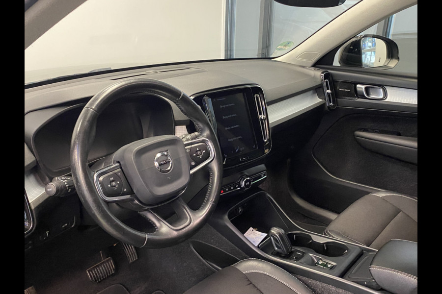 Volvo XC40 2.0 T4 Momentum Navigatie Full-led Trekhaak