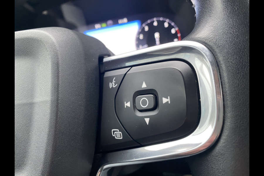 Volvo XC40 2.0 T4 Momentum Navigatie Full-led Trekhaak