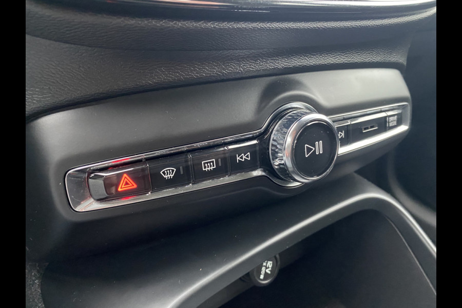 Volvo XC40 2.0 T4 Momentum Navigatie Full-led Trekhaak