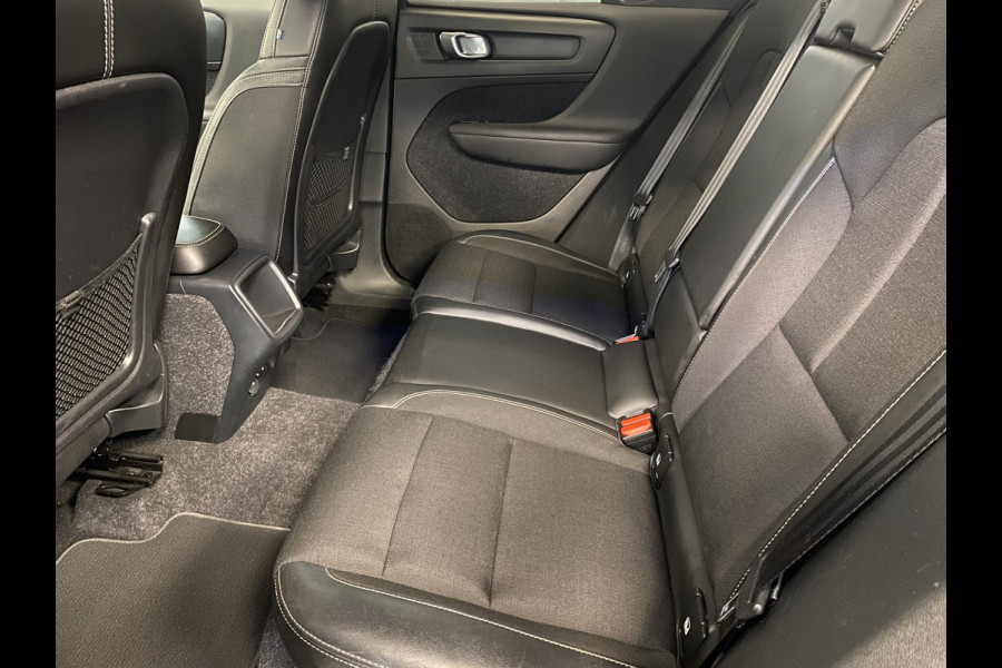 Volvo XC40 2.0 T4 Momentum Navigatie Full-led Trekhaak