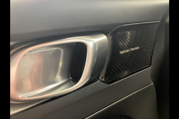 Volvo XC40 2.0 T4 Momentum Navigatie Full-led Trekhaak