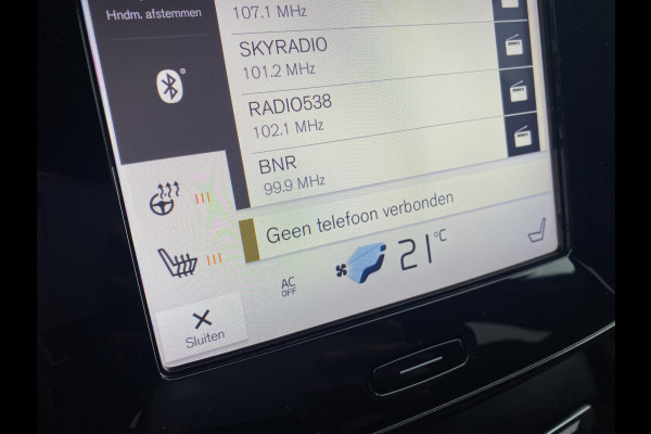 Volvo XC40 2.0 T4 Momentum Navigatie Full-led Trekhaak