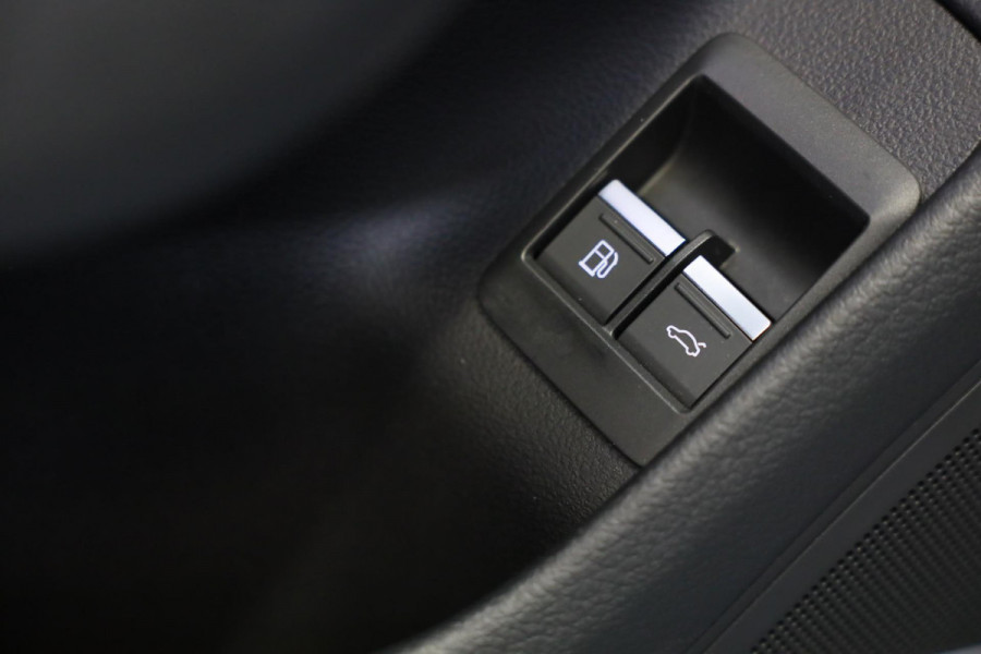 Audi A6 Avant 55 TFSI e Quattro S6 Look / AUT / Memory / 360 Camera / Elek Stoelen / Acc / Lane Assist / Pano / Matrix / 20 Inch