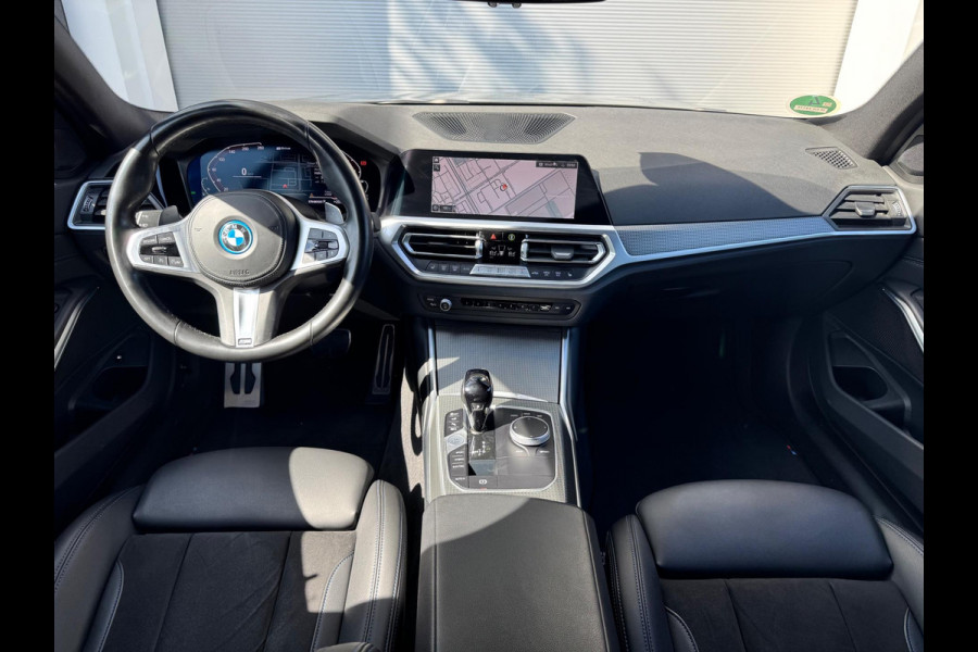 BMW 3-serie 330e M Sport Laser/360/HUD/Dodehoek