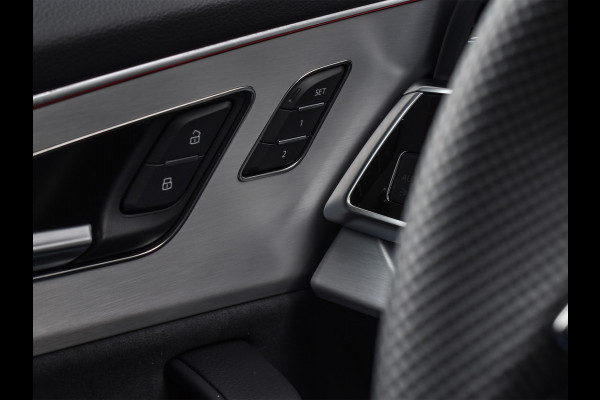 Audi Q8 55TFSI e QUATTRO PRO LINE S COMPETITION | S-SEATS | 24 INCH | PANORAMADAK | 4 WIEL BESTURING | B&O SOUND | HEAD-UP | LUCHTVERING