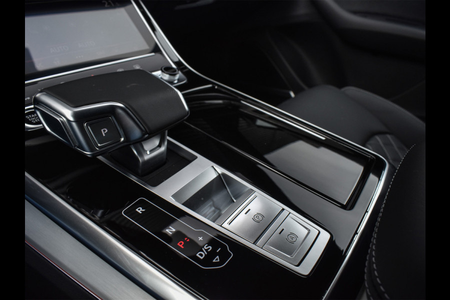 Audi Q8 55TFSI e QUATTRO PRO LINE S COMPETITION | S-SEATS | 24 INCH | PANORAMADAK | 4 WIEL BESTURING | B&O SOUND | HEAD-UP | LUCHTVERING
