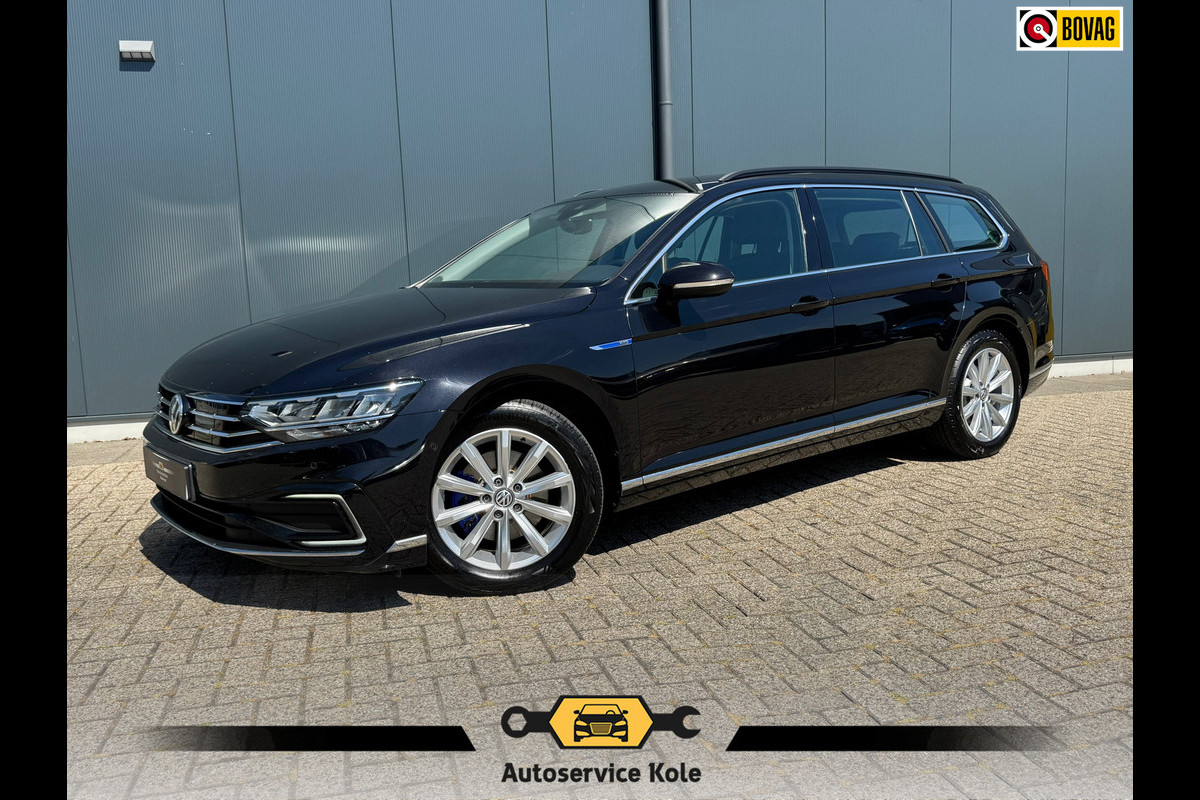 Volkswagen Passat Variant 1.4 TSI GTE * Side ass. * Trekhaak * Elekr. bed. achterklep * Camera * Volkswagen Passat Variant 1.4 TSI GTE * Side ass. * Trekhaak * Elekr. bed. achterklep * Camera *