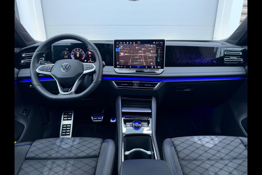 Volkswagen Tiguan 1.5 eTSI R-Line Pano/H&K/Camera/Dodehoek