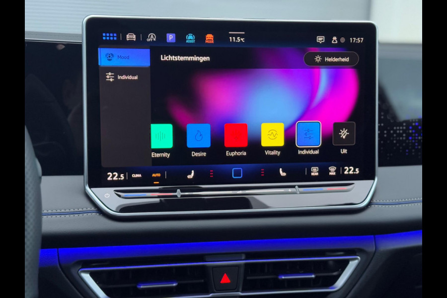 Volkswagen Tiguan 1.5 eTSI R-Line Pano/H&K/Camera/Dodehoek