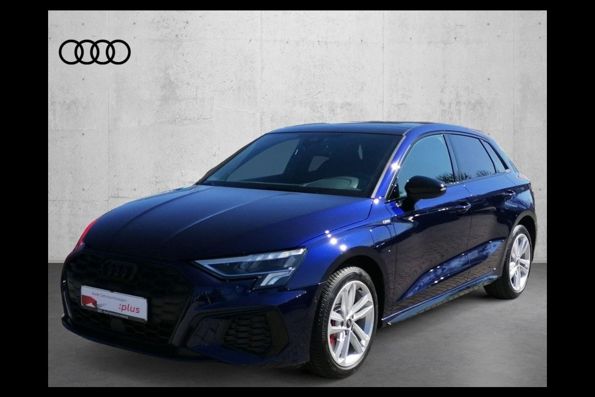 Audi A3 Sportback 45 TFSI e S-LINE ** LED, VIRTUAL, PANORAMA, ACC, SPOORASS, CAMERA ** 1e EIG - Slechts 18.500 km. ** ** INFORMEER OOK NAAR ONZE AANTREKKELIJKE FINANCIAL-LEASE TARIEVEN ** Audi A3 Sportback 45 TFSI e S-LINE ** LED, VIRTUAL, PANORAMA, ACC, SPOORASS, CAMERA ** 1e EIG - Slechts 18.500 km. ** ** INFORMEER OOK NAAR ONZE AANTREKKELIJKE FINANCIAL-LEASE TARIEVEN **