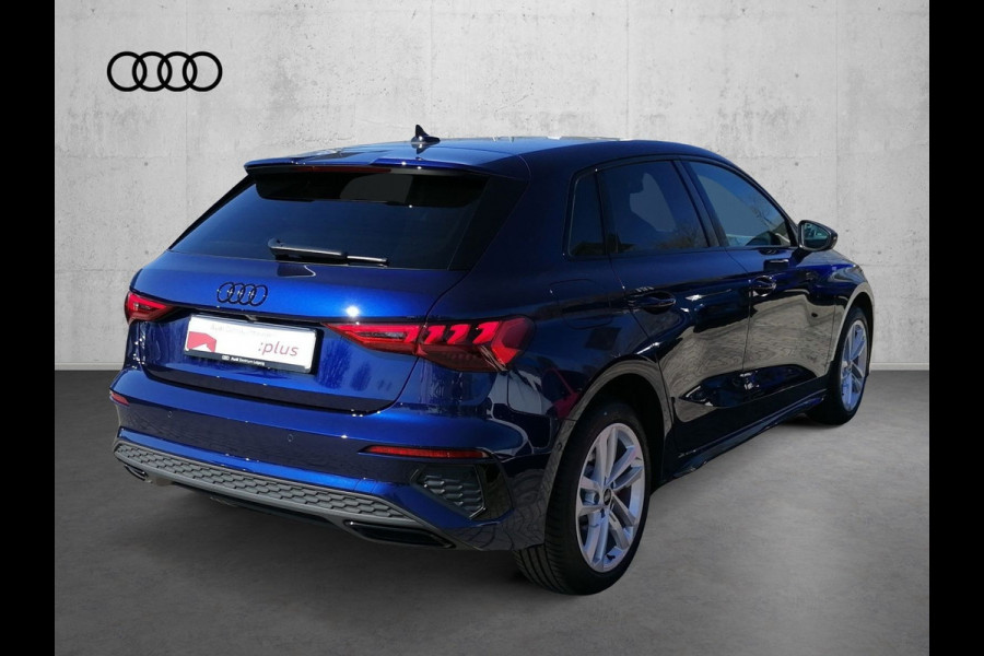 Audi A3 Sportback 45 TFSI e S-LINE ** LED, VIRTUAL, PANORAMA, ACC, SPOORASS, CAMERA ** 1e EIG - Slechts 18.500 km. ** ** INFORMEER OOK NAAR ONZE AANTREKKELIJKE FINANCIAL-LEASE TARIEVEN **