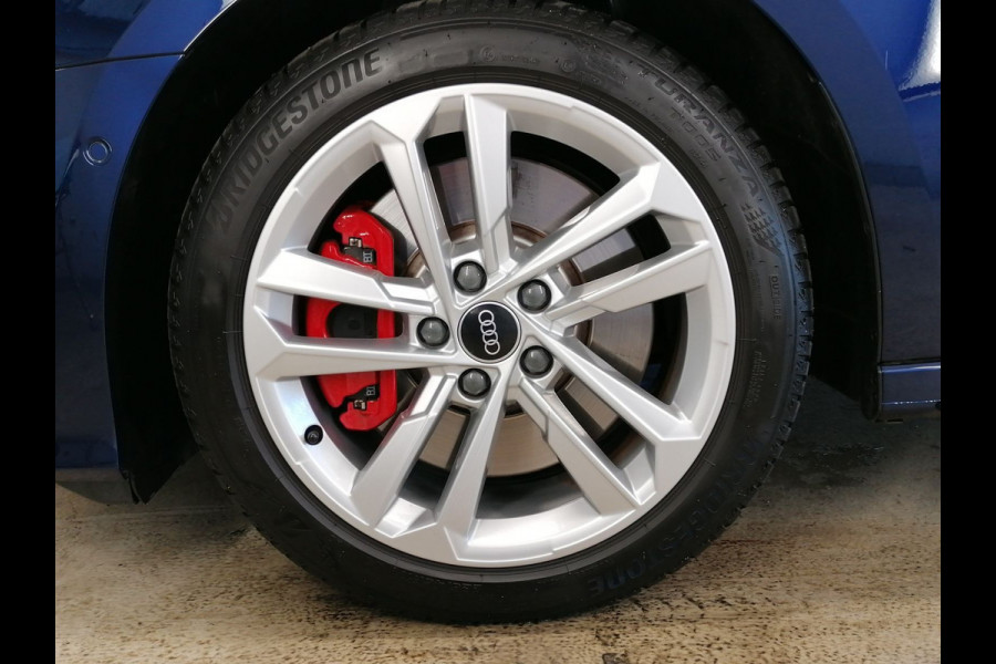 Audi A3 Sportback 45 TFSI e S-LINE ** LED, VIRTUAL, PANORAMA, ACC, SPOORASS, CAMERA ** 1e EIG - Slechts 18.500 km. ** ** INFORMEER OOK NAAR ONZE AANTREKKELIJKE FINANCIAL-LEASE TARIEVEN **