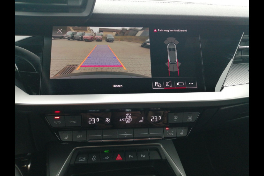Audi A3 Sportback 45 TFSI e S-LINE ** LED, VIRTUAL, PANORAMA, ACC, SPOORASS, CAMERA ** 1e EIG - Slechts 18.500 km. ** ** INFORMEER OOK NAAR ONZE AANTREKKELIJKE FINANCIAL-LEASE TARIEVEN **