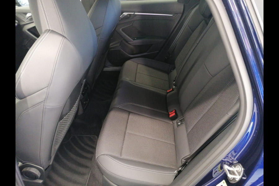 Audi A3 Sportback 45 TFSI e S-LINE ** LED, VIRTUAL, PANORAMA, ACC, SPOORASS, CAMERA ** 1e EIG - Slechts 18.500 km. ** ** INFORMEER OOK NAAR ONZE AANTREKKELIJKE FINANCIAL-LEASE TARIEVEN **