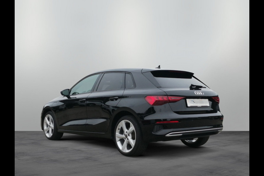 Audi A3 Sportback 40 TFSI e S-LINE ** LED, VIRTUAL, PANORAMA, ACC, 18-inch LMV, SPIEGELPACK ** 1e Eig - Slechts 25.500 km. ** ** INFORMEER OOK NAAR ONZE AANTREKKELIJKE FINANCIAL-LEASE TARIEVEN **