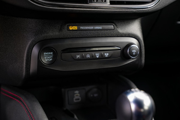 Ford Focus 1.0 EcoBoost Hybrid ST Line Camera Cruise Navigatie DAB+ Keyless