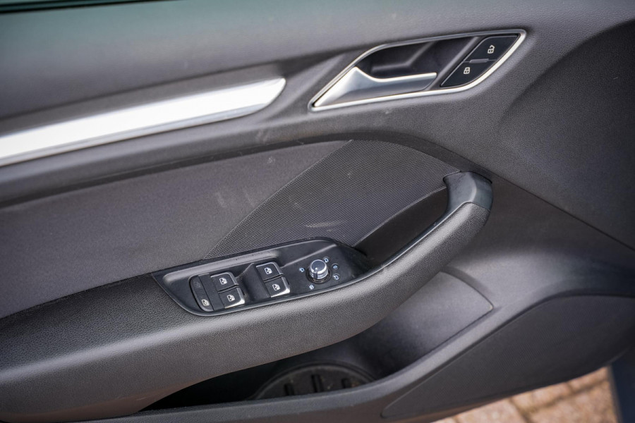 Audi A3 Sportback 35 TFSI CoD Advance Sport S Line Virtual Dash ACC 19" LMV Stoelverw. Clima