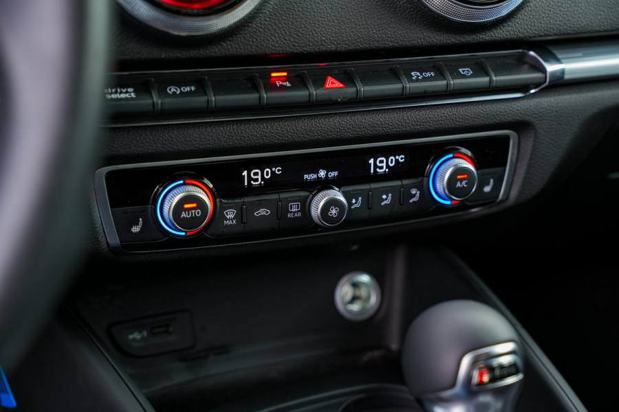 Audi A3 Sportback 35 TFSI CoD Advance Sport S Line Virtual Dash ACC 19" LMV Stoelverw. Clima