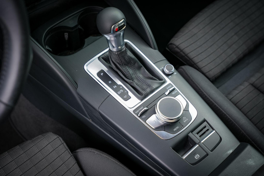 Audi A3 Sportback 35 TFSI CoD Advance Sport S Line Virtual Dash ACC 19" LMV Stoelverw. Clima