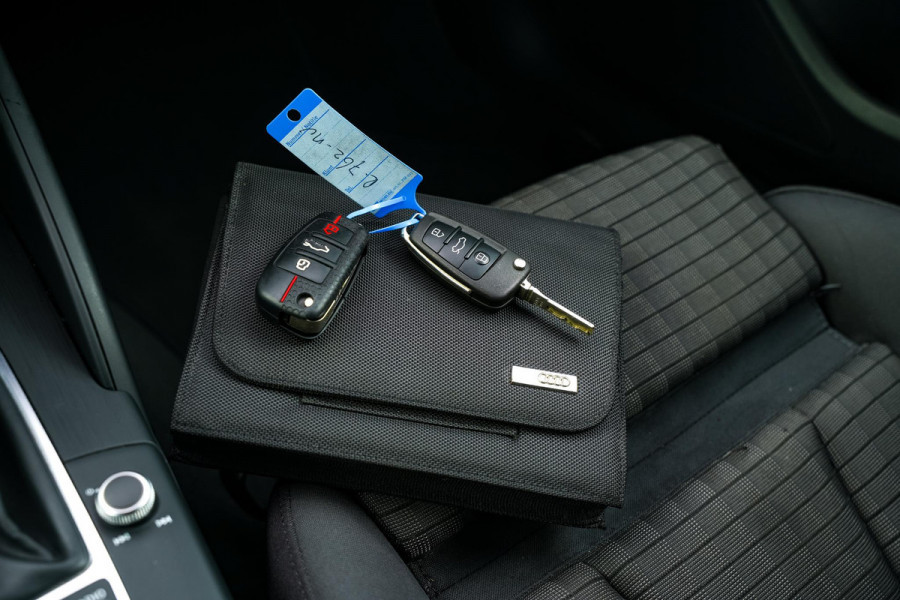 Audi A3 Sportback 35 TFSI CoD Advance Sport S Line Virtual Dash ACC 19" LMV Stoelverw. Clima