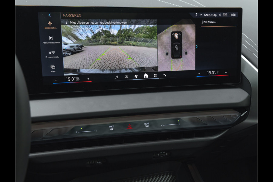 BMW X3 xDrive30e M-Sport Pro - Pano - Trekhaak - Driving Ass Plus - Harman Kardon