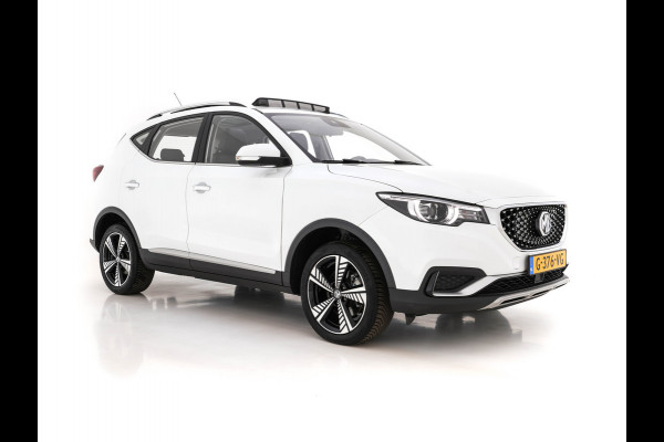 MG ZS EV Luxury 45 kWh (INCL-BTW) *PANO | FULL-LEATHER | CCS-FASTLOADER | KEYLESS | NAVI-FULLMAP | ADAPTIVE-CRUISE | CAMERA | HEATED-SEATS | CARPLAY | LANE-ASSIST | SPORT-SEATS | TOWBAR | 17"ALU*