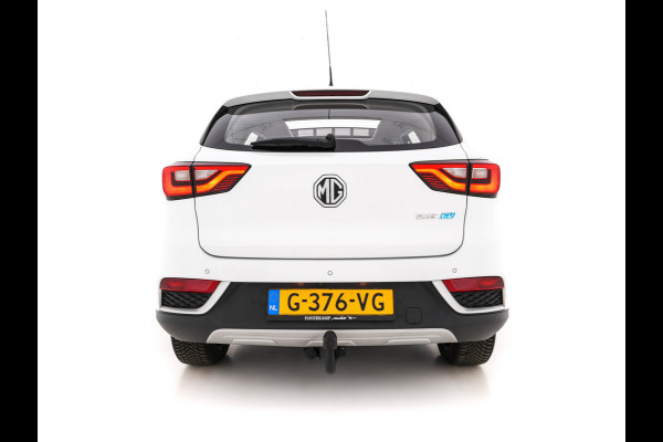 MG ZS EV Luxury 45 kWh (INCL-BTW) *PANO | FULL-LEATHER | CCS-FASTLOADER | KEYLESS | NAVI-FULLMAP | ADAPTIVE-CRUISE | CAMERA | HEATED-SEATS | CARPLAY | LANE-ASSIST | SPORT-SEATS | TOWBAR | 17"ALU*