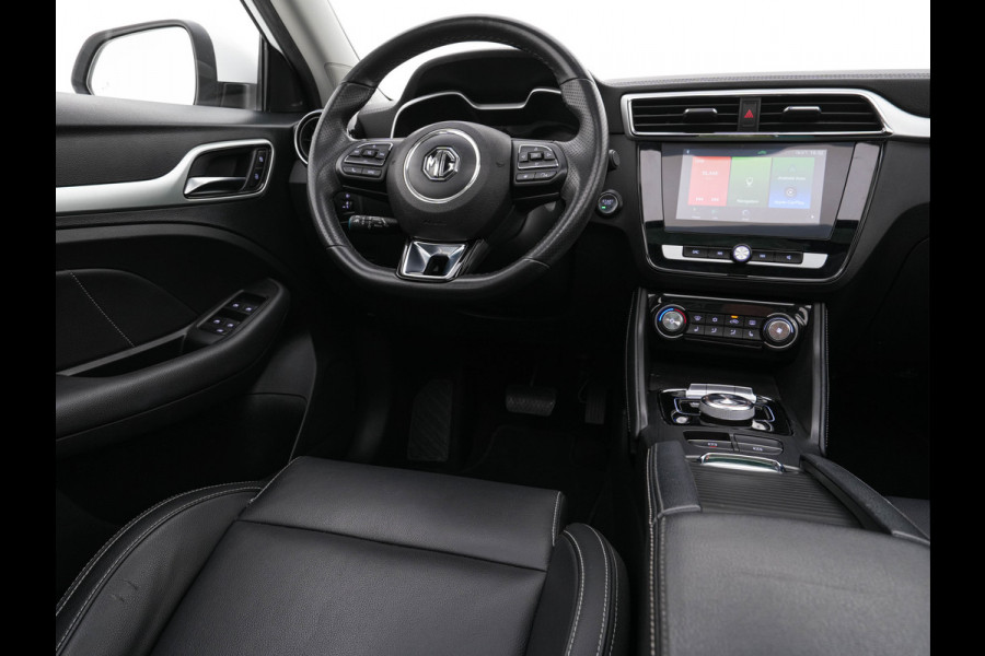 MG ZS EV Luxury 45 kWh (INCL-BTW) *PANO | FULL-LEATHER | CCS-FASTLOADER | KEYLESS | NAVI-FULLMAP | ADAPTIVE-CRUISE | CAMERA | HEATED-SEATS | CARPLAY | LANE-ASSIST | SPORT-SEATS | TOWBAR | 17"ALU*