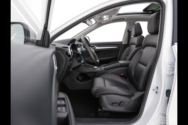 MG ZS EV Luxury 45 kWh (INCL-BTW) *PANO | FULL-LEATHER | CCS-FASTLOADER | KEYLESS | NAVI-FULLMAP | ADAPTIVE-CRUISE | CAMERA | HEATED-SEATS | CARPLAY | LANE-ASSIST | SPORT-SEATS | TOWBAR | 17"ALU*