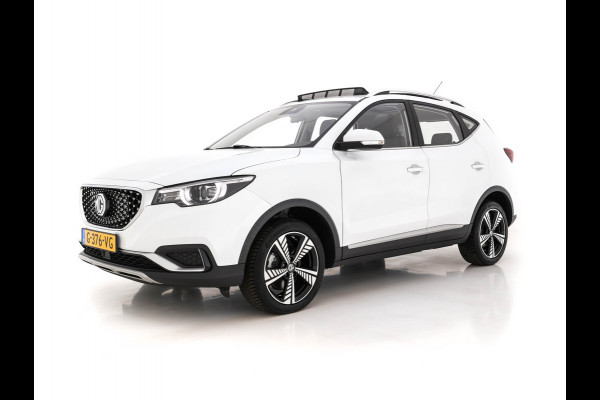 MG ZS EV Luxury 45 kWh (INCL-BTW) *PANO | FULL-LEATHER | CCS-FASTLOADER | KEYLESS | NAVI-FULLMAP | ADAPTIVE-CRUISE | CAMERA | HEATED-SEATS | CARPLAY | LANE-ASSIST | SPORT-SEATS | TOWBAR | 17"ALU*