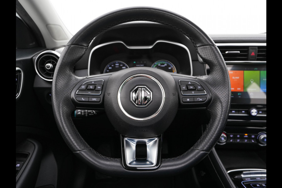 MG ZS EV Luxury 45 kWh (INCL-BTW) *PANO | FULL-LEATHER | CCS-FASTLOADER | KEYLESS | NAVI-FULLMAP | ADAPTIVE-CRUISE | CAMERA | HEATED-SEATS | CARPLAY | LANE-ASSIST | SPORT-SEATS | TOWBAR | 17"ALU*