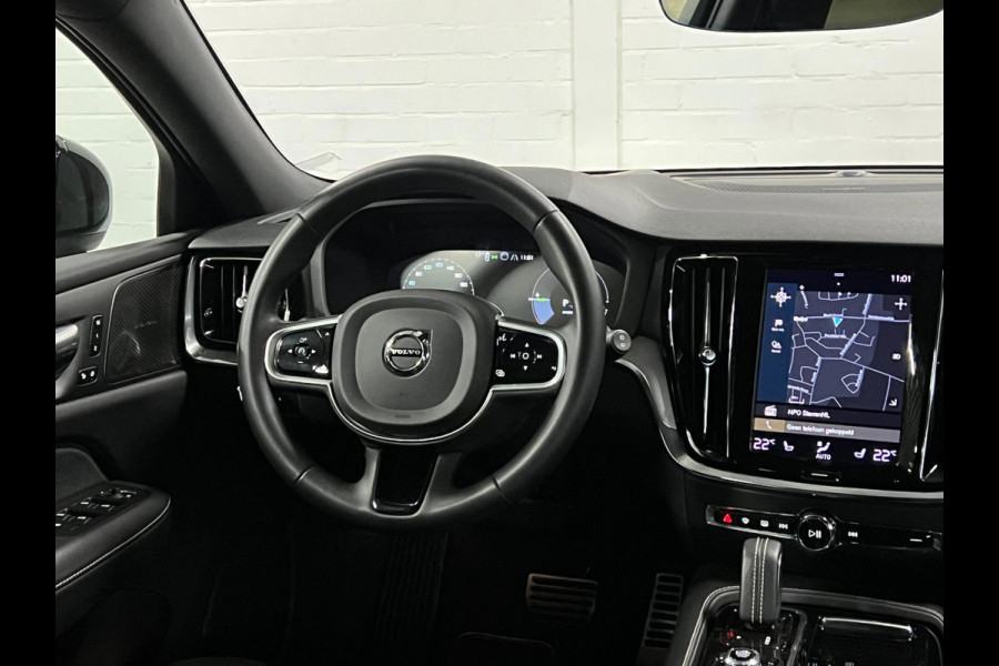 Volvo V60 Recharge T6 AWD Recharge R-Design | Adapt. Cruise c. | Trekhaak | Harman/Kardon | Camera | Keyless | HUD