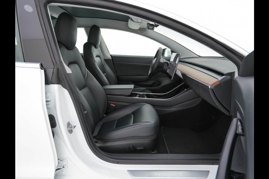 Tesla Model 3 Standard RWD Plus 60 kWh [ 3-Fase ] (INCL-BTW) Aut. *PANO | AUTO-PILOT | NAPPA-LEATHER | KEYLESS | FULL-LED | MEMORY-PACK | SURROUND-VIEW | DAB | CARPLAY | DIGI-COCKPIT | LANE-ASSIST | COMFORT-SEATS | 19"ALU*