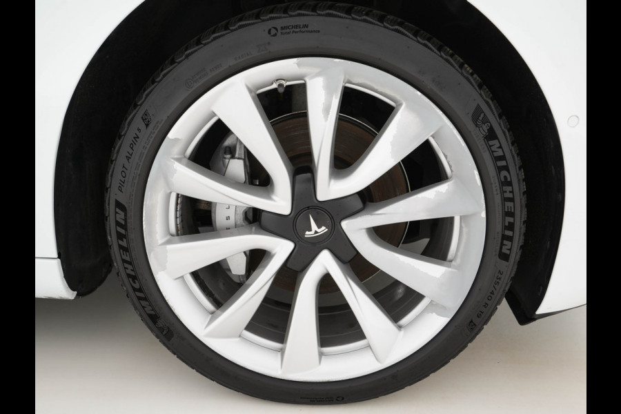 Tesla Model 3 Standard RWD Plus 60 kWh [ 3-Fase ] (INCL-BTW) Aut. *PANO | AUTO-PILOT | NAPPA-LEATHER | KEYLESS | FULL-LED | MEMORY-PACK | SURROUND-VIEW | DAB | CARPLAY | DIGI-COCKPIT | LANE-ASSIST | COMFORT-SEATS | 19"ALU*