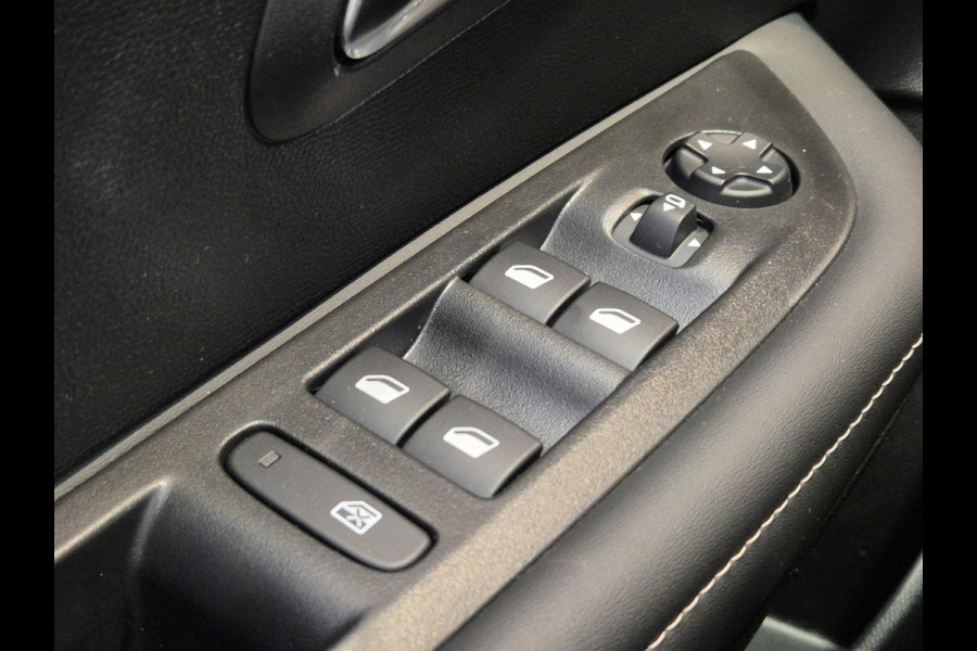 Peugeot 208 1.2 PureTech 100 Allure | Camera voor en achter Apple Carpla/Android Auto | Adaptieve Cruise Control | Dodehoekdetectie