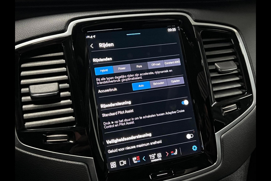 Volvo XC90 Recharge T8 AWD Ultimate Dark | Open dak | Luchtvering | Massage | Bowers&Wilkins | Adapt. Cruise | Geventileerde stoel