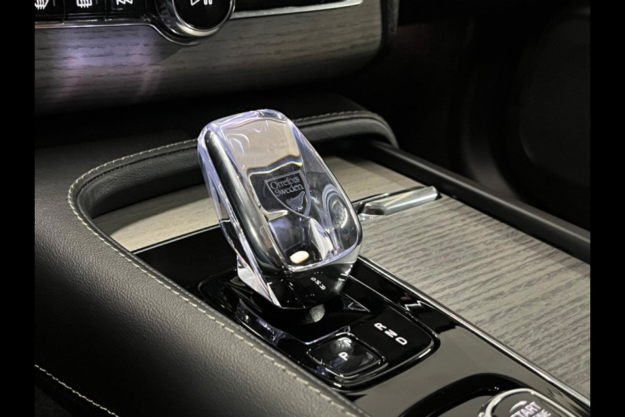 Volvo XC90 Recharge T8 AWD Ultimate Dark | Open dak | Luchtvering | Massage | Bowers&Wilkins | Adapt. Cruise | Geventileerde stoel