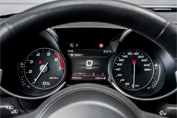 Alfa Romeo Giulia 2.0 T Veloce AWD Facelift CarPlay Leder 19"