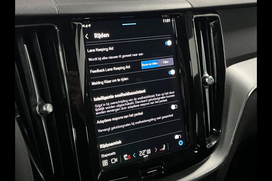 Volvo XC60 Recharge T6 AWD Black Edition Plus | Open dak | Adapt. Cruise | BLIS | 360 Camera |