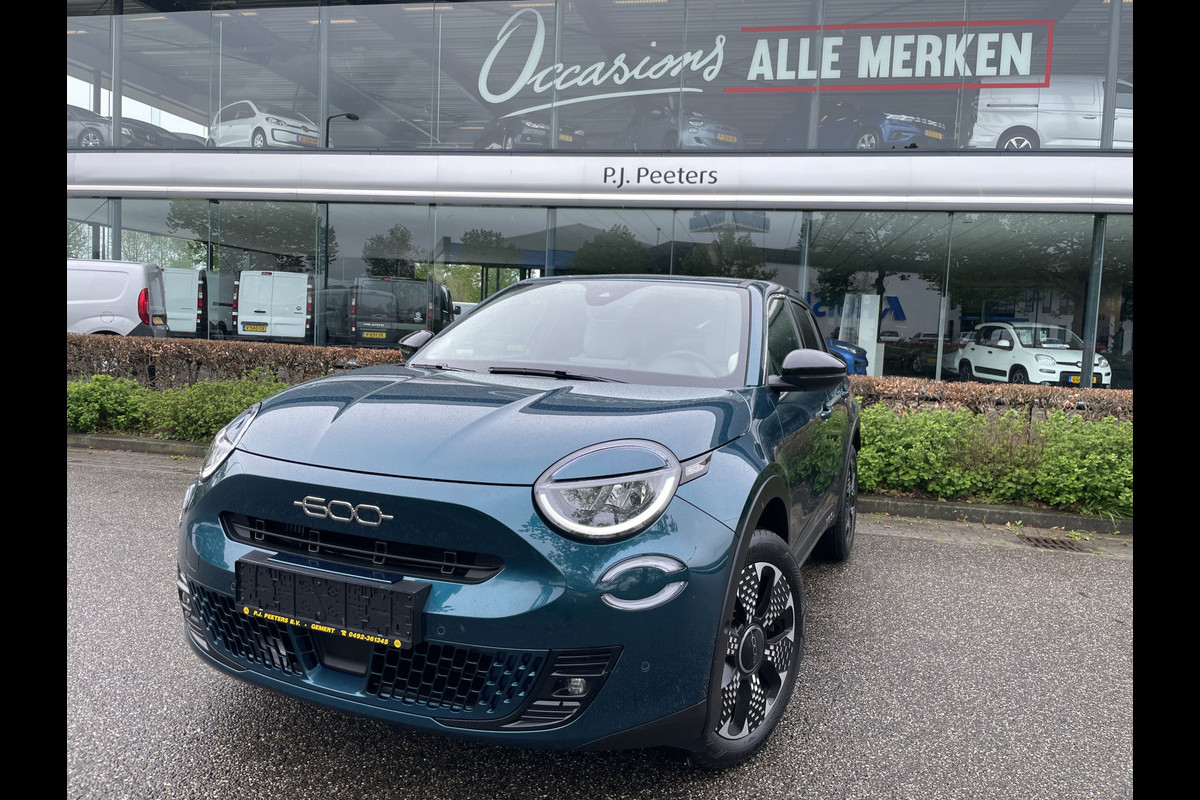 Fiat 600 1.2 Hybrid 100 La Prima // Full options Climate control -Cruise control adaptive - Park. sensoren V+A - Navi full map - A-uitrij camera - MFL-Stuurwiel - Apple carplay/Android auto - V-Stoelen Verwarmbaar met massage functie - Blue Bluetooth - audio inst. - LMV 18"ISA - Draadloze tel.lader Fiat 600 1.2 Hybrid 100 La Prima // Full options Climate control -Cruise control adaptive - Park. sensoren V+A - Navi full map - A-uitrij camera - MFL-Stuurwiel - Apple carplay/Android auto - V-Stoelen Verwarmbaar met massage functie - Blue Bluetooth - audio inst. - LMV 18"ISA - Draadloze tel.lader