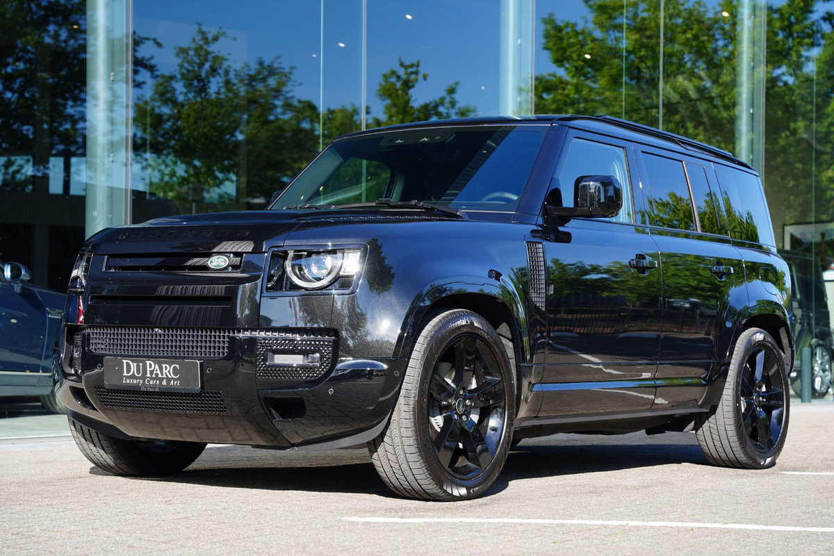 Land Rover Defender 110 P300e 110 X-Dynamic HSE 22 Inch Land Rover Defender 110 P300e 110 X-Dynamic HSE 22 Inch