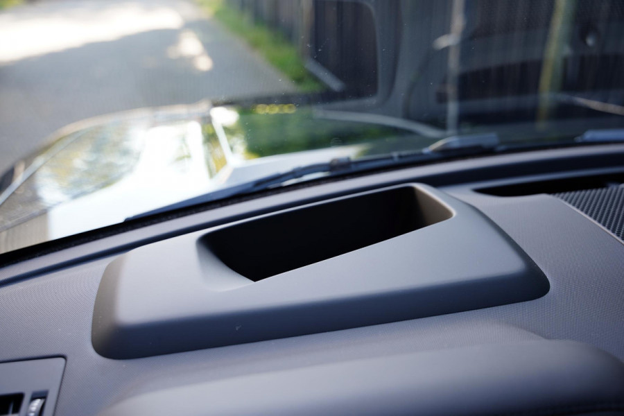 Land Rover Defender 110 P300e 110 X-Dynamic HSE 22 Inch