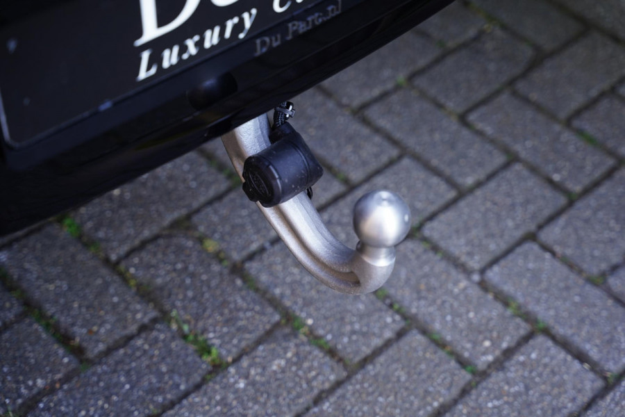 Land Rover Defender 110 P300e 110 X-Dynamic HSE 22 Inch