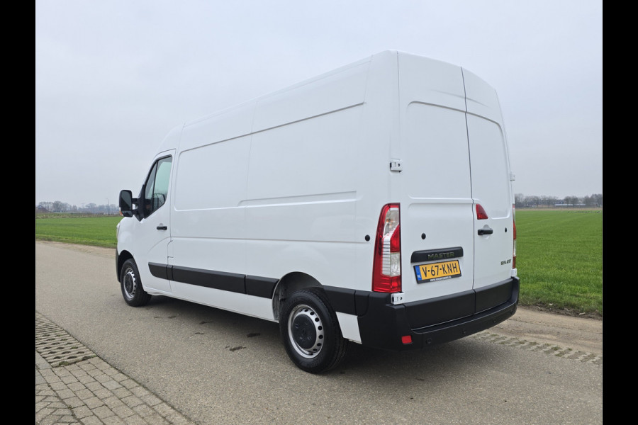 Renault Master T33 2.3 dCi 135 L2 H2 Comfort 135 Pk - Euro 6 - Airco - Cruise Control