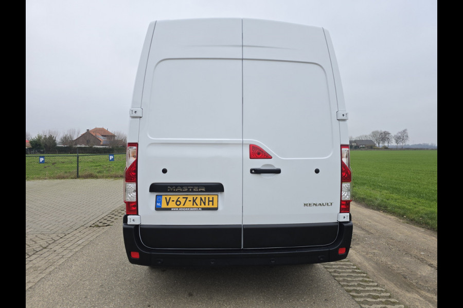 Renault Master T33 2.3 dCi 135 L2 H2 Comfort 135 Pk - Euro 6 - Airco - Cruise Control