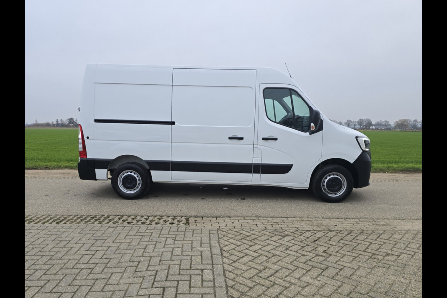 Renault Master T33 2.3 dCi 135 L2 H2 Comfort 135 Pk - Euro 6 - Airco - Cruise Control