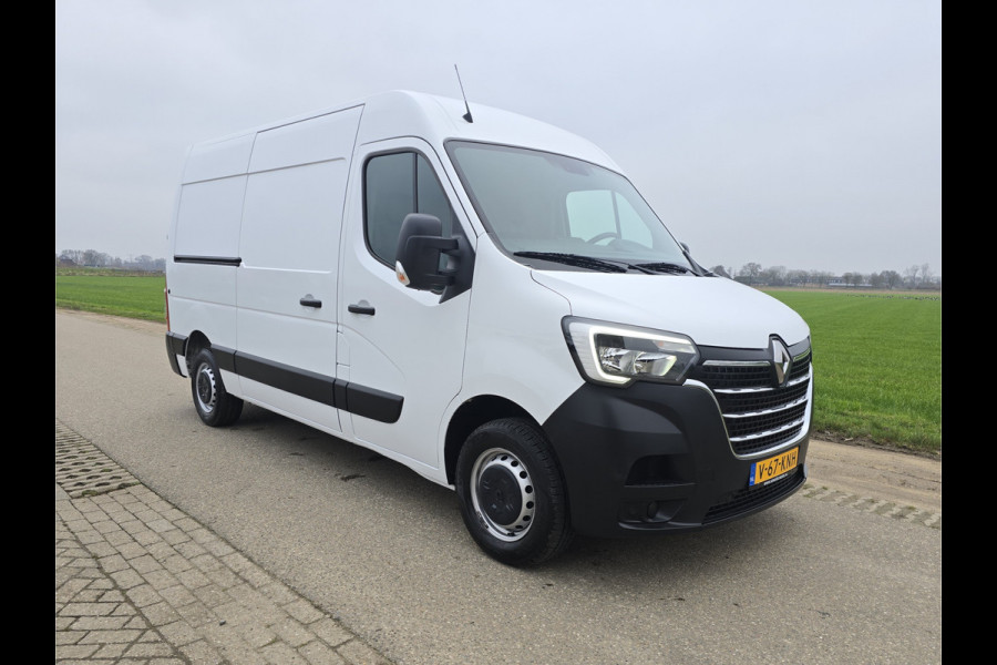 Renault Master T33 2.3 dCi 135 L2 H2 Comfort 135 Pk - Euro 6 - Airco - Cruise Control