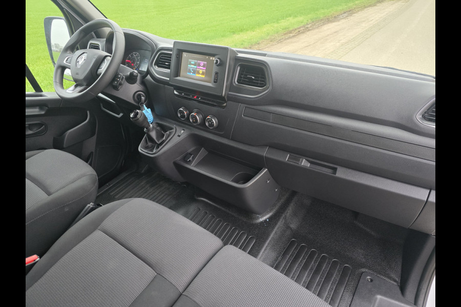 Renault Master T33 2.3 dCi 135 L2 H2 Comfort 135 Pk - Euro 6 - Airco - Cruise Control