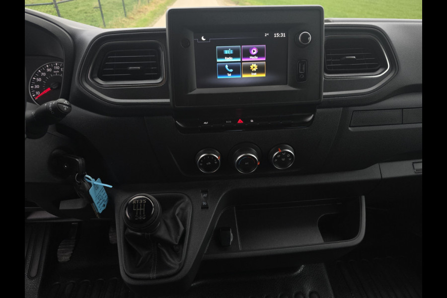 Renault Master T33 2.3 dCi 135 L2 H2 Comfort 135 Pk - Euro 6 - Airco - Cruise Control