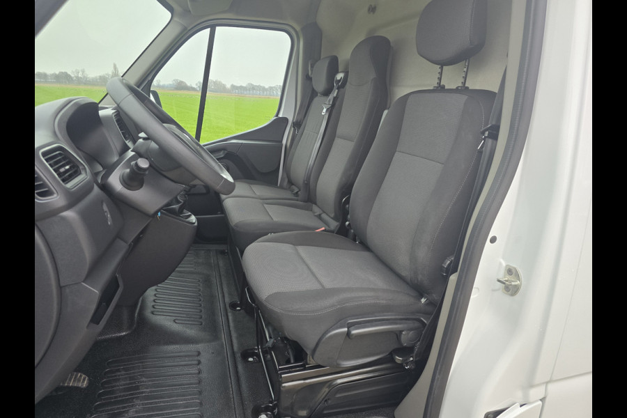 Renault Master T33 2.3 dCi 135 L2 H2 Comfort 135 Pk - Euro 6 - Airco - Cruise Control